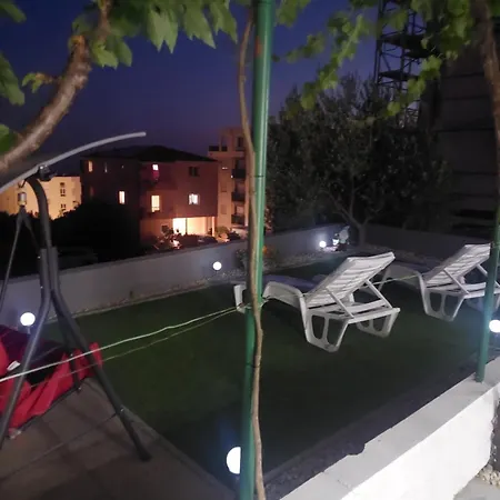 A&j Apartment Makarska